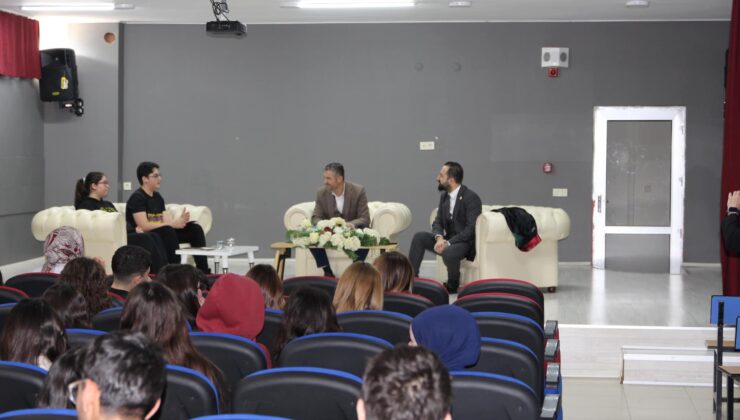 Baro Başkanı Sunay öğrencilere avukatlık mesleğini anlattı