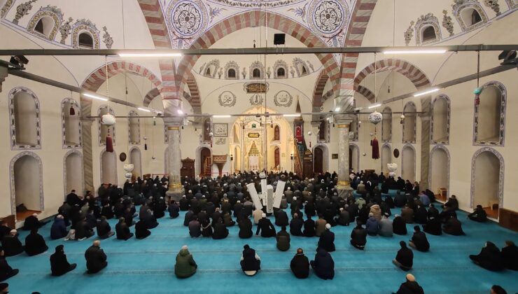 Sabah namazı buluşması seçkin hafızların katılımıyla gerçekleştirildi
