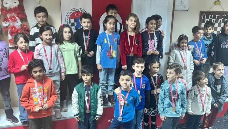Tavşanlılı miniklerin satranç başarısı
