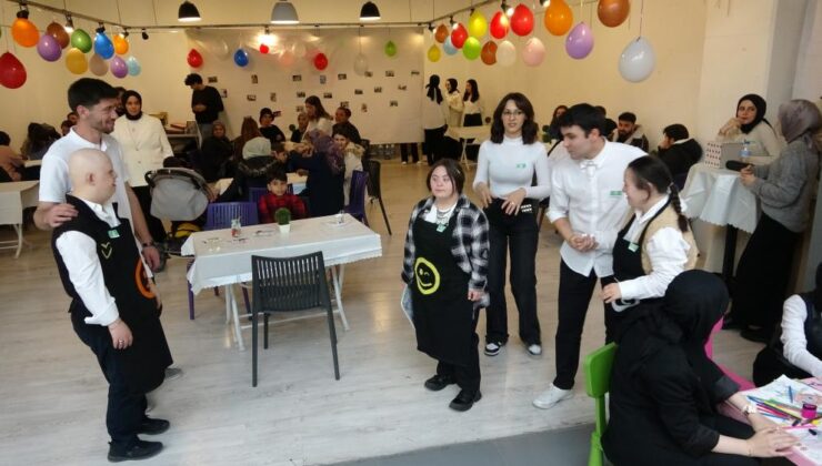 Öğrencilerden ‘Engelsiz Kafe’ etkinliği