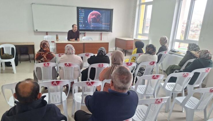 Öğrenci velilerine seminer
