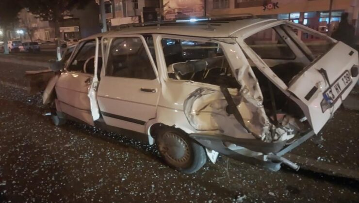 Otomobil ile kamyon çarpıştı: 2 yaralı