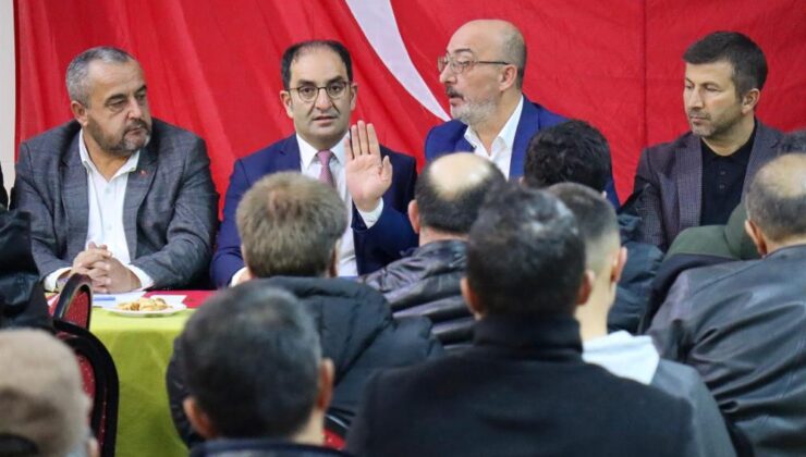 AK Parti’de Pazarlar’daki çalışmalar değerlendirildi