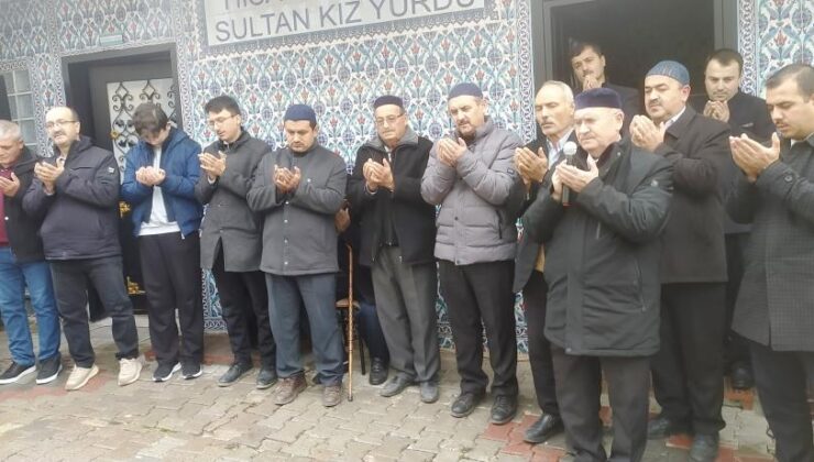 Umre kafilesi dualarla uğurlandı