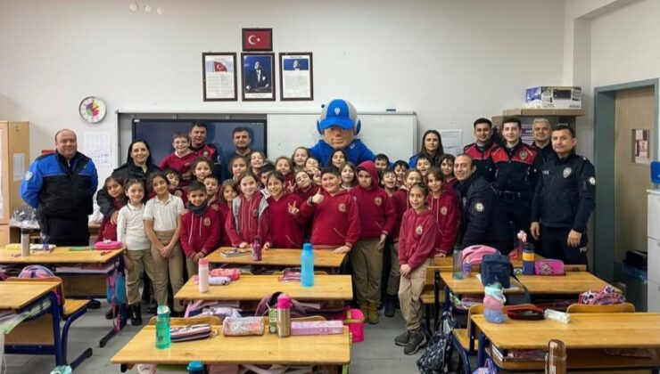 Polis amcalarından miniklere eğitim