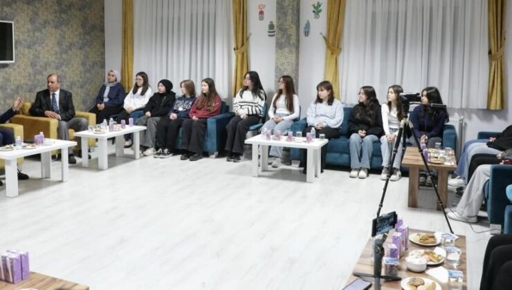 Vali Işın’dan gençlerle söyleşi