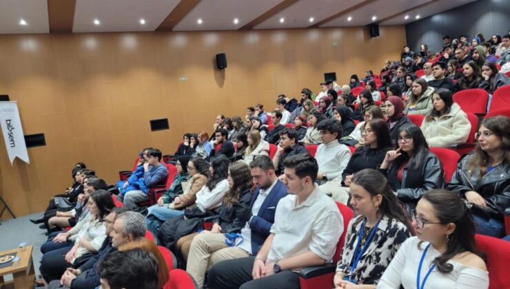 Öğrencilerle sektör temsilcileri bir araya geldi