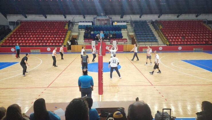 Eğitim çalışanları voleybol turnuvasında buluştu