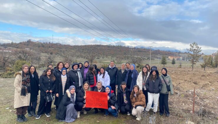 Üniversite öğrencileri fidan dikim etkinliğinde buluştu