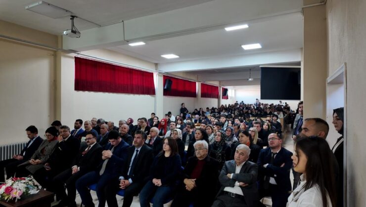 Gediz Fatihi Umurbey konferansla anıldı
