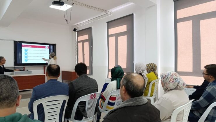 Okul personeline şiddetle mücadele semineri