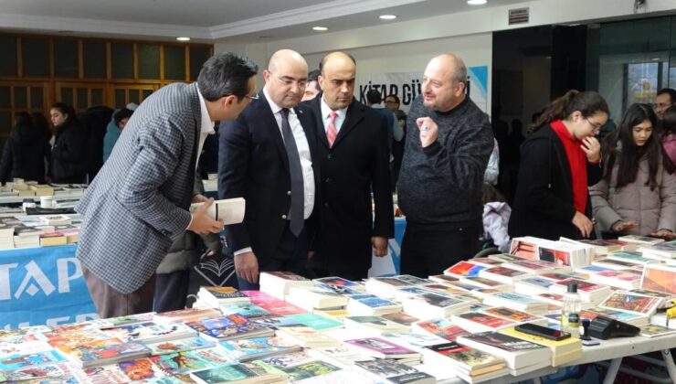 Tavşanlı’da kitapseverler fuarda buluştu