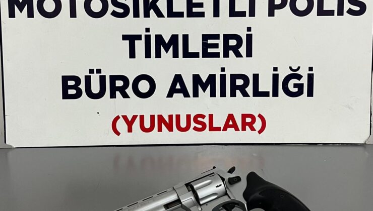 Yunus Timleri kurusıkı tabanca ele geçirdi