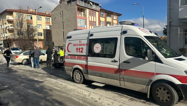 Dikkatsizlik kazaya yol açtı: Motosiklet sürücüsü yaralandı