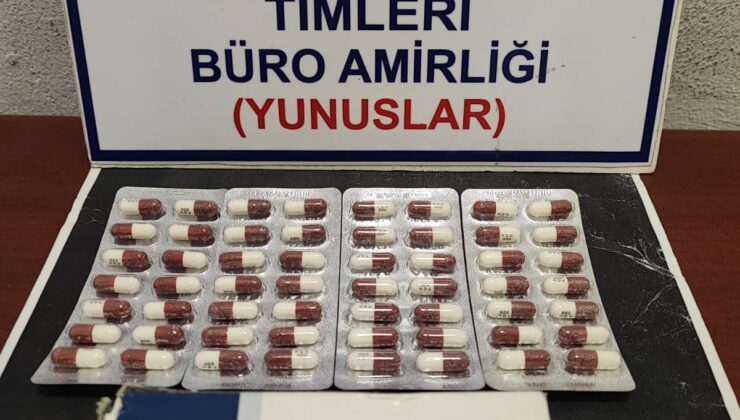 13 suç kaydı olan şüpheli kutu dolusu uyuşturucu hapla yakalandı