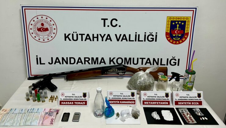 Jandarmadan uyuşturucu evine operasyon: 2 gözaltı