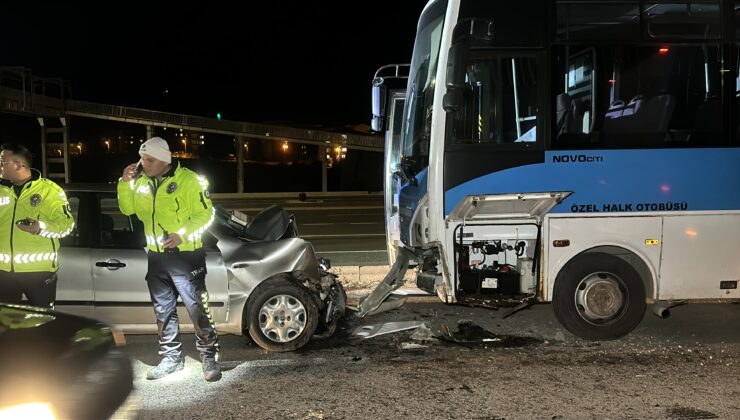 Otomobil ile halk otobüsü kafa kafaya çarpıştı: 1 yaralı