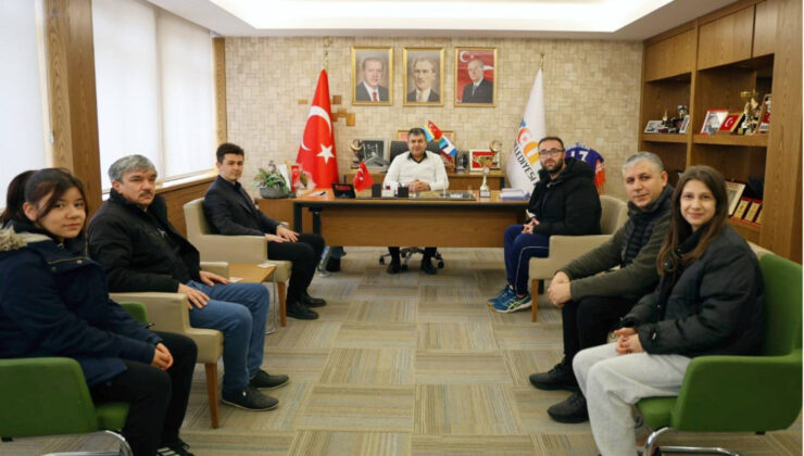 Başkan Akel masa tenisi il şampiyonlarını ağırladı