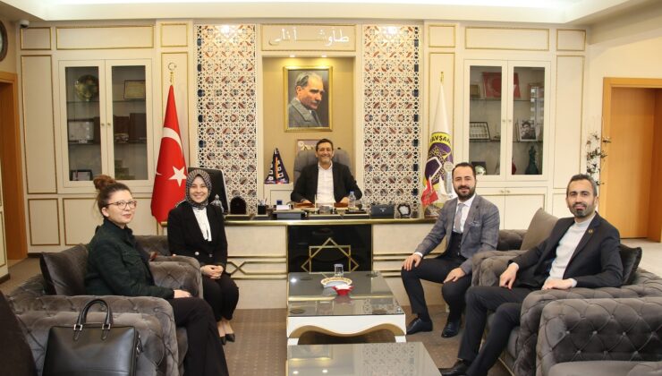 Tavşanlı’da ihtiyaç sahibi vatandaşlar için avukatlık hizmeti görüşüldü