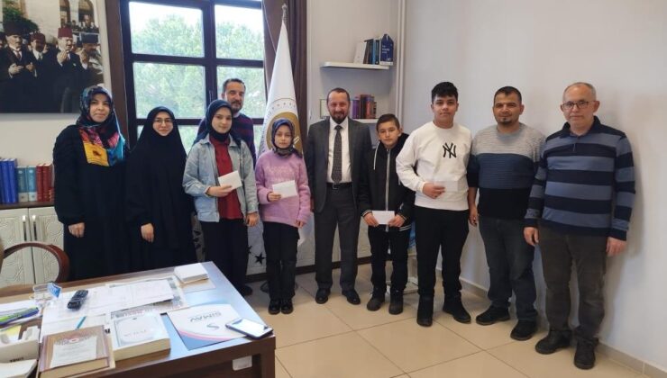 Müftü Serçe’den başarılı öğrencilere ödül