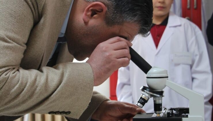Gediz’de yenilenen laboratuvar ve kütüphane açıldı