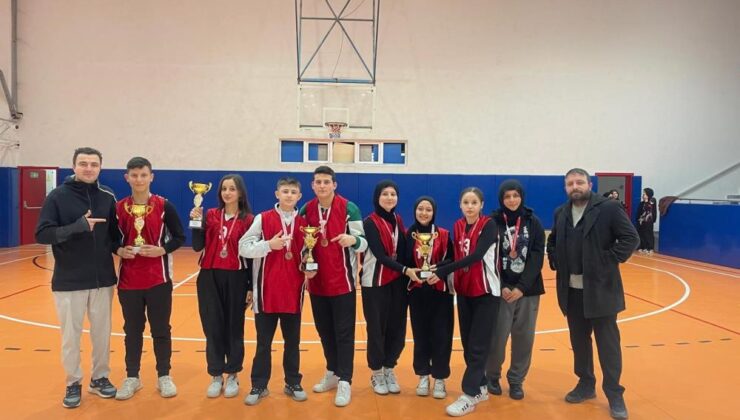 Balıköylü gençlerden curlingde derece