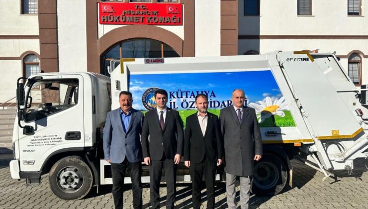 Hisarcık’a yeni çöp kamyonu ve 65 çöp konteyneri