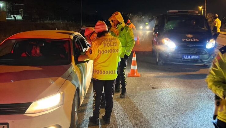 Bir gecede 35 alkollü sürücü yakalandı