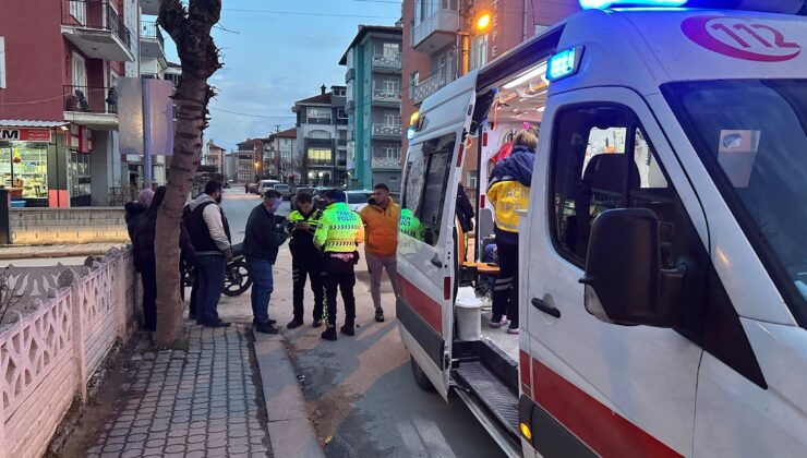 Kaza yapan ehliyetsiz motosiklet sürücüsü yaralandı