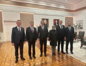Kütahya heyeti Sağlık Bakanı Memişoğlu’nu ziyaret etti