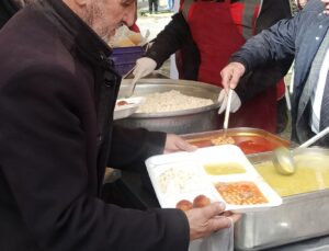 Vakıflar Bölge Müdürlüğü’nden Afyonlu vatandaşlara ikram