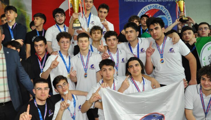 Şampiyonlar madalyalarına kavuştu