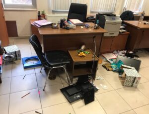 Gediz Adliyesinde personele çirkin saldırı