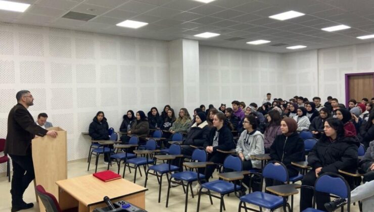 Lise öğrencilerine Tavşanlı MYO’da kariyer tanıtımı