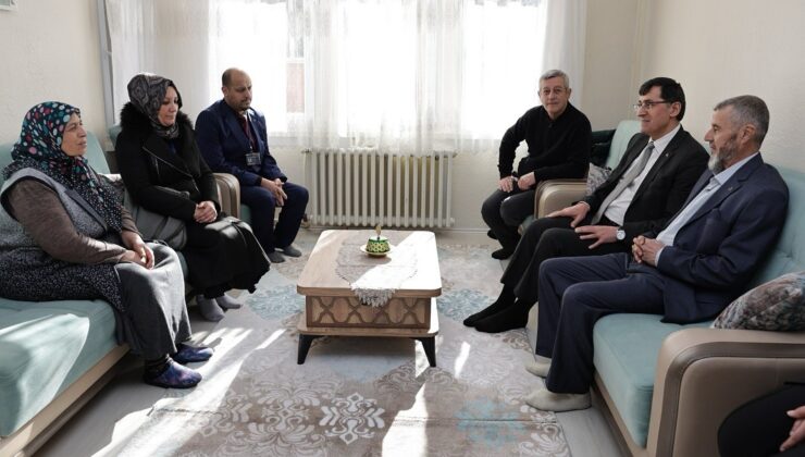 Başkan Kahveci şehit ailesini ziyaret etti