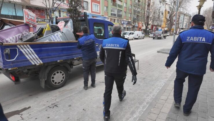 Zabıtadan kaldırım işgali denetimi