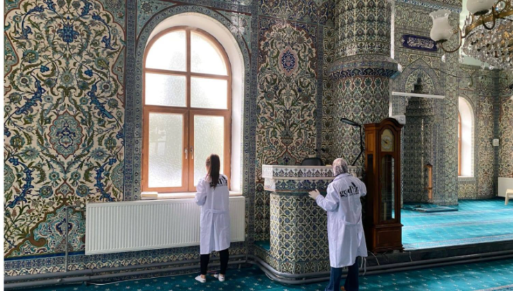 Gediz camilerinde Ramazan temizliği