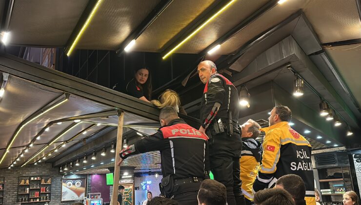 Yangın çıkan 7’nci kattaki işyerinden kafenin çatısına düşen kadın ağır yaralandı