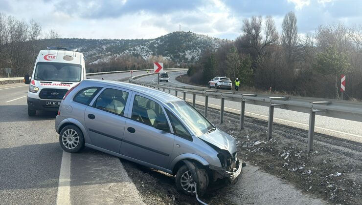 Kontrolden çıkan araç su kanalına uçtu