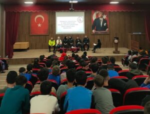 Gediz’de öğrencilere polislik mesleği tanıtıldı