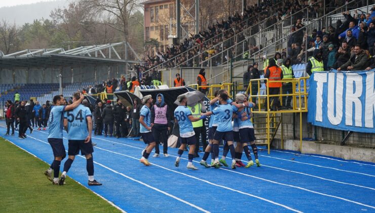 Şimşek, liderin apoletini söktü: 3-1