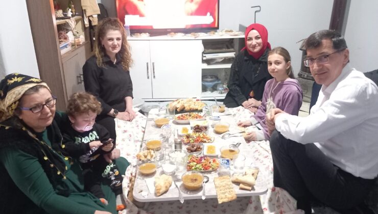Başkan Kahveci vatandaşların iftar sofrasına konuk oldu