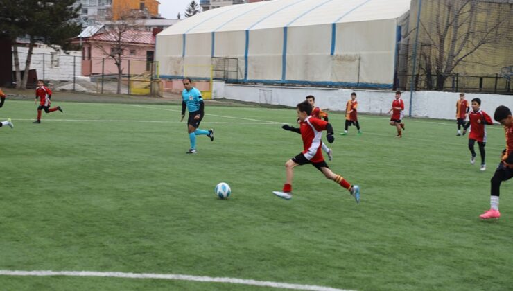 Futbolda il birinciliği için kıyasıya mücadele