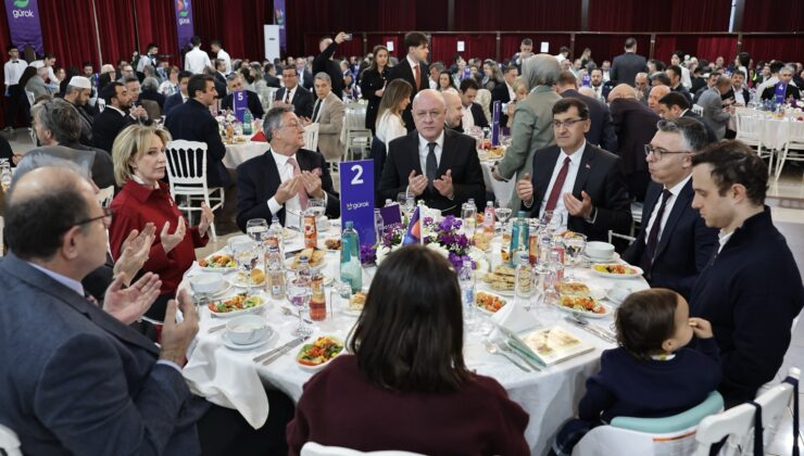 Gürok Grup iftar yemeğinde Kütahya protokolünü ve iş dünyasını ağırladı