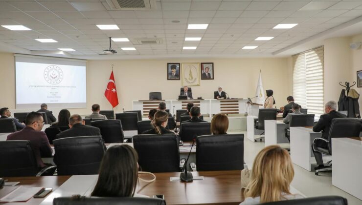 Çocukları korumaya yönelik hizmetler değerlendirildi
