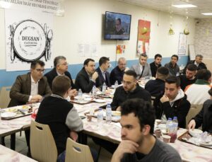Vali Işın erkek öğrencilerle sahurda buluştu
