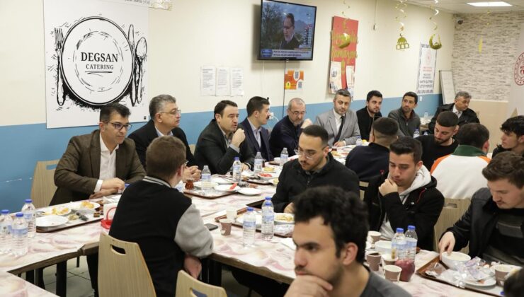 Vali Işın erkek öğrencilerle sahurda buluştu