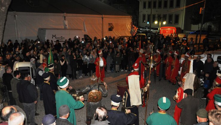 Ulu Cami önünde coşkulu mehter konseri