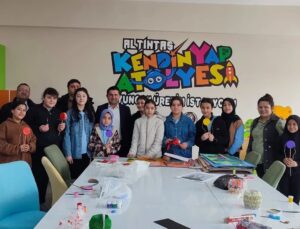 Öğrenciler, minikler için geri dönüşümle oyuncak üretti
