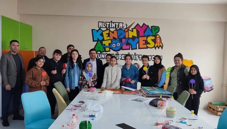 Öğrenciler, minikler için geri dönüşümle oyuncak üretti